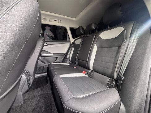 Used 2024 Volkswagen Taos SEL image 10