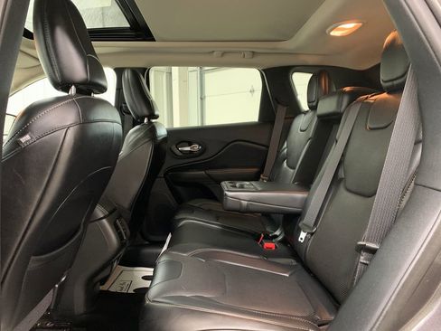 Used 2014 Jeep Cherokee Limited w/ Technology Group image 18