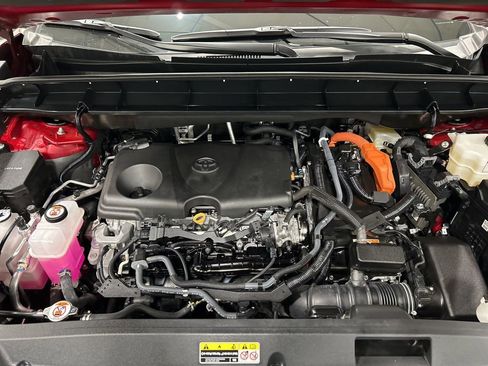 Used 2024 Toyota Highlander XLE image 31