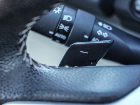 Used 2022 Subaru Ascent Limited w/ Technology Package image 27