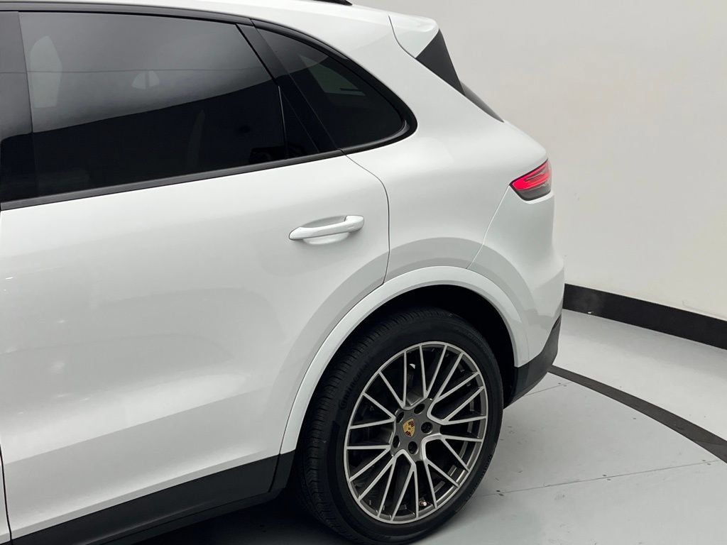 Certified 2023 Porsche Cayenne AWD/4WD image 52