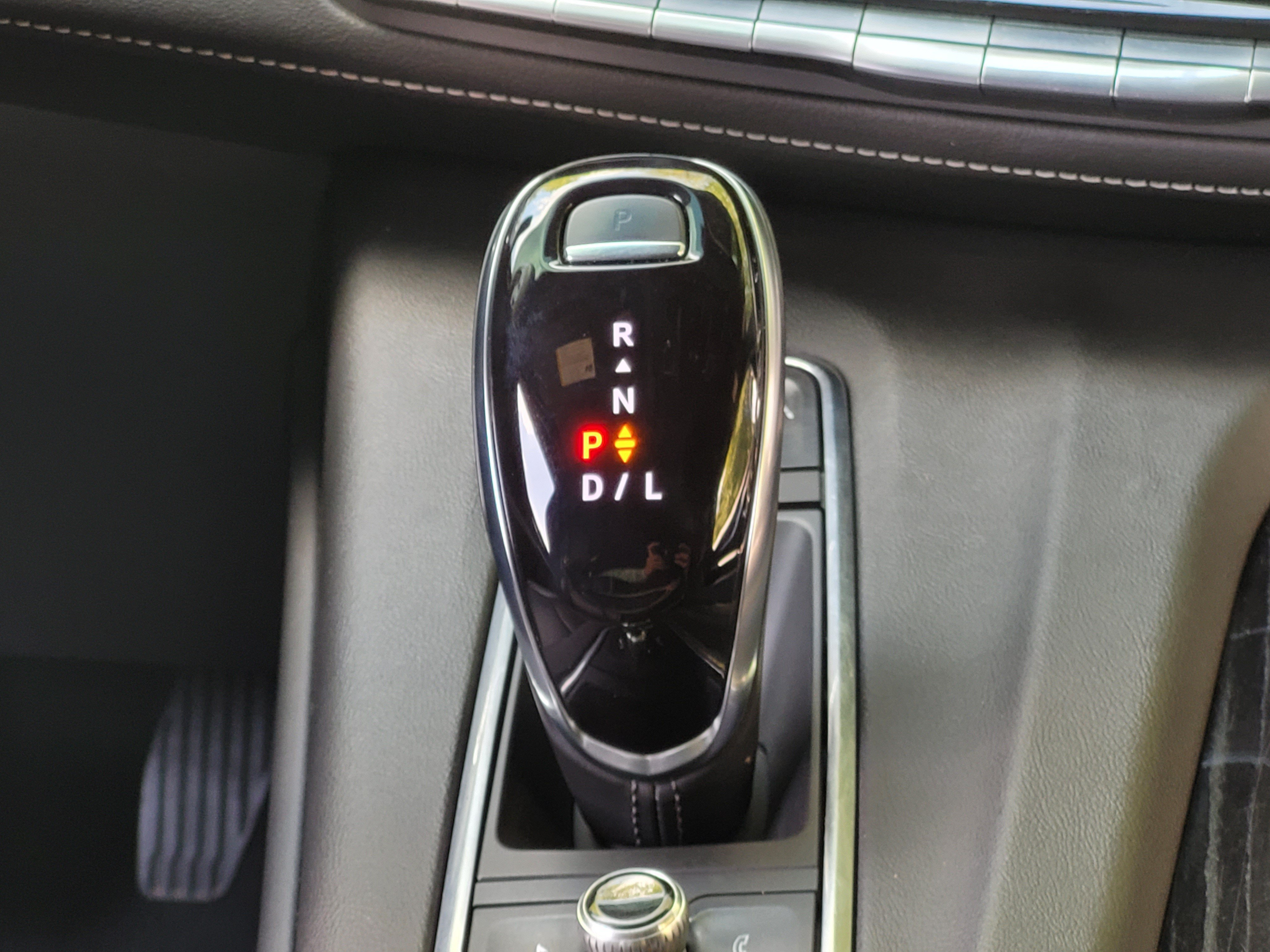 Used 2021 Cadillac Escalade Sport RWD image 17