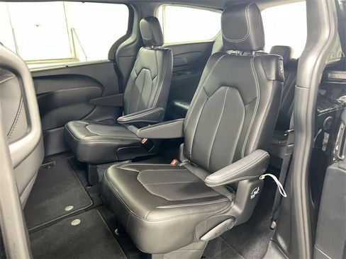 New 2025 Chrysler Voyager LX image 22