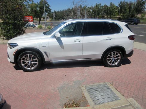 Used 2022 BMW X5 xDrive45e AWD/4WD image 4