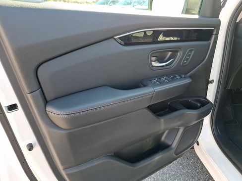 Used 2024 Honda Pilot EX-L image 12