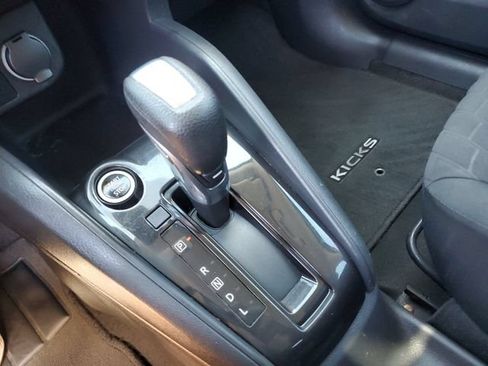 Used 2022 Nissan Kicks S FWD image 28