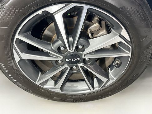 Used 2024 Kia Forte LXS w/ LXS Technology Package FWD image 11
