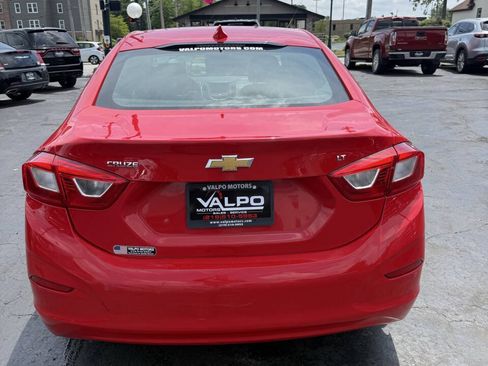 Used 2017 Chevrolet Cruze LT FWD image 7