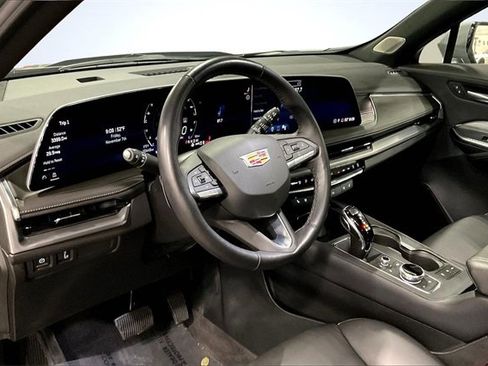 Used 2024 Cadillac XT4 Premium Luxury image 14