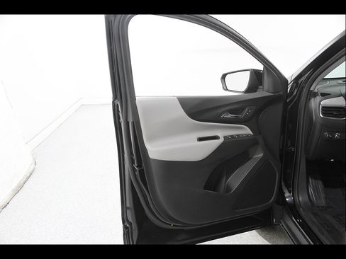 Certified 2024 Chevrolet Equinox LS w/ Midnight Edition AWD/4WD image 4