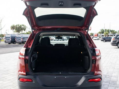 Used 2016 Jeep Cherokee Latitude FWD image 7
