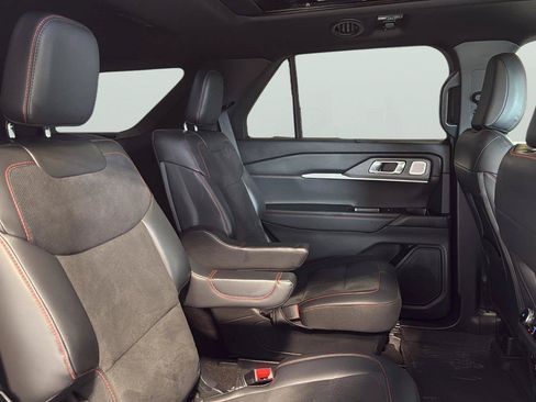 Used 2025 Ford Explorer ST AWD/4WD image 16
