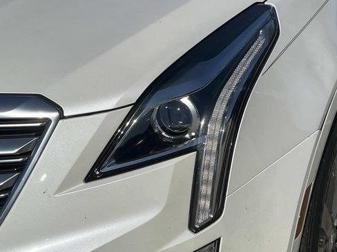 Used 2017 Cadillac XT5 Luxury FWD image 9