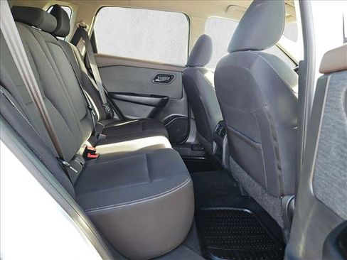 Used 2023 Nissan Rogue S AWD/4WD image 18