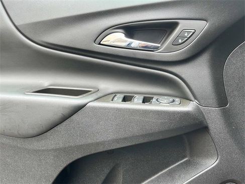 Used 2023 Chevrolet Equinox LT image 22