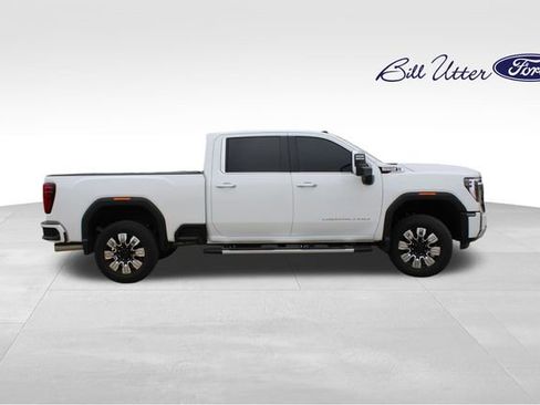 Used 2025 GMC Sierra 2500 Denali image 4