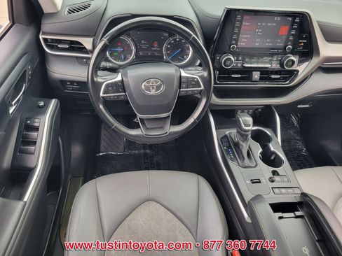 Used 2022 Toyota Highlander Bronze Edition AWD/4WD image 13