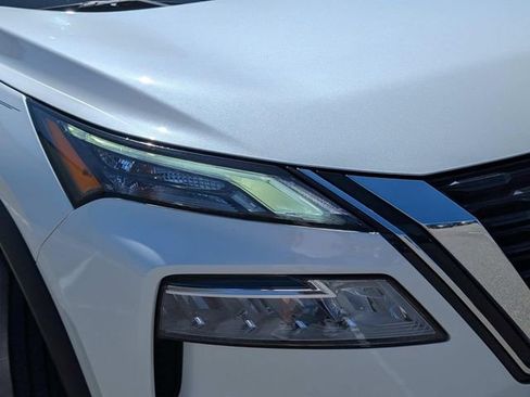 Used 2023 Nissan Rogue SV image 8