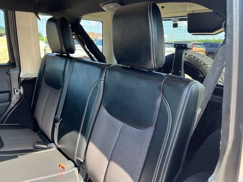 Used 2018 Jeep Wrangler Unlimited Sport AWD/4WD image 22