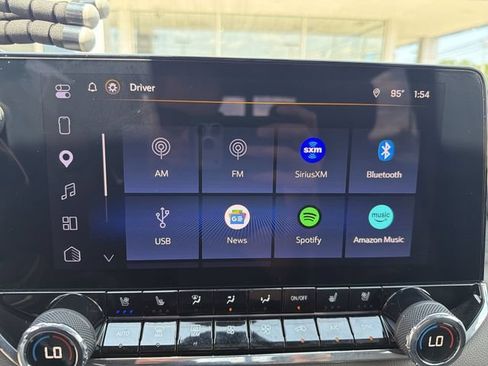 Used 2025 Chevrolet Colorado ZR2 w/ Technology Package AWD/4WD image 18