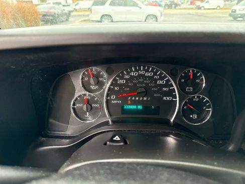 Used 2015 Chevrolet Express 2500 Extended image 16