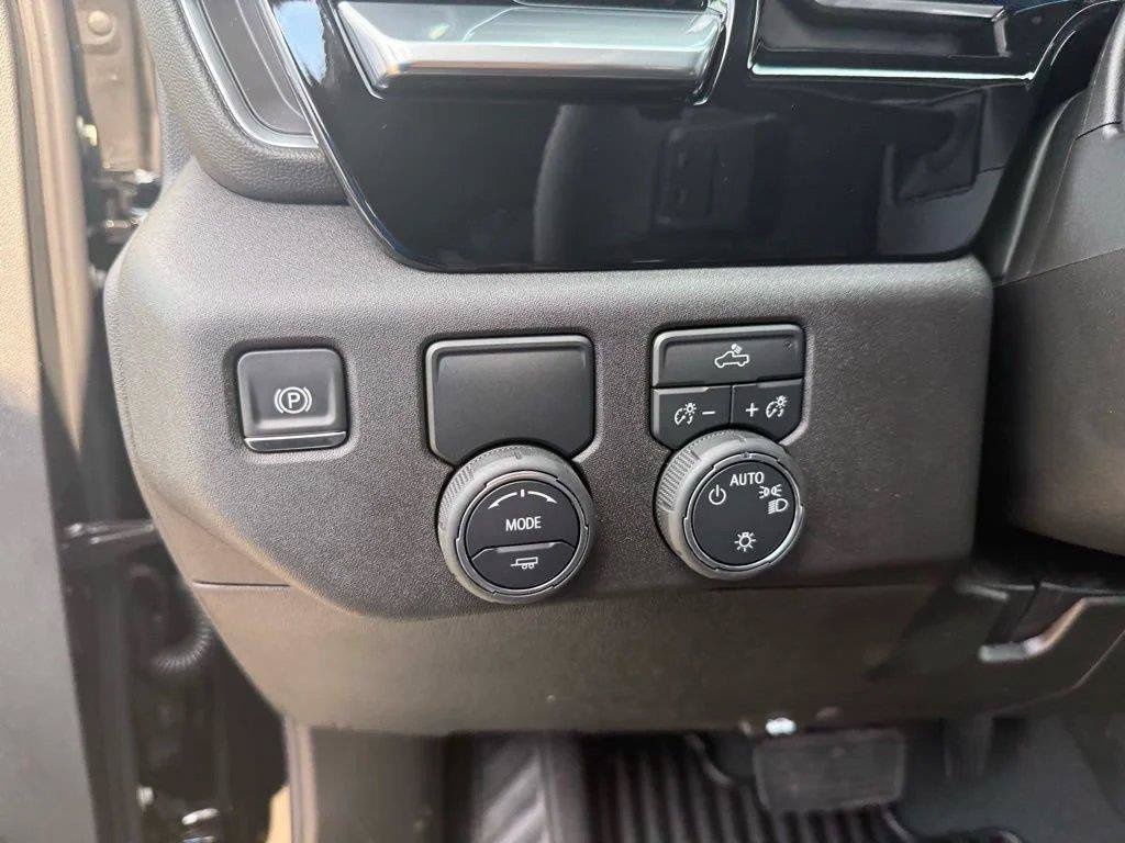 Used 2026 Chevrolet Silverado 1500 LT w/ Texas Edition Plus RWD image 28