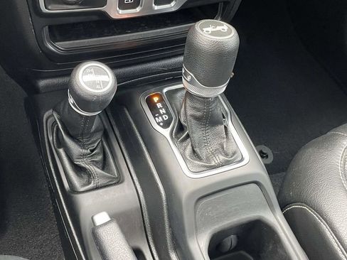 Used 2020 Jeep Wrangler Sport S image 22