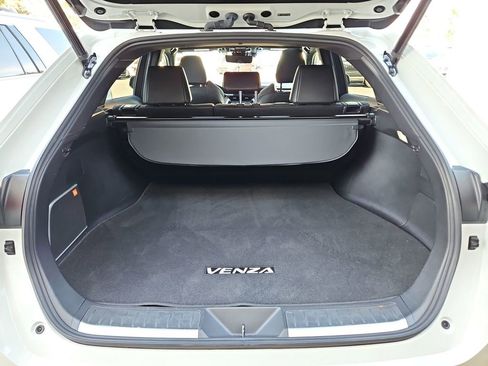 Used 2021 Toyota Venza Limited image 34