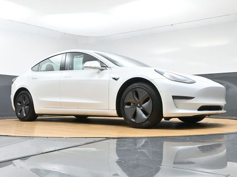 Used 2020 Tesla Model 3 Standard Range RWD image 52