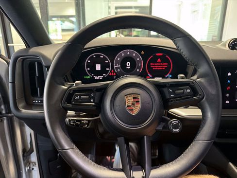 Certified 2025 Porsche Cayenne Coupe AWD/4WD image 25