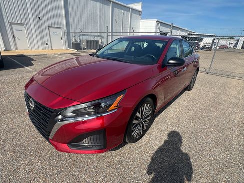 Used 2025 Nissan Altima 2.5 SV FWD image 5