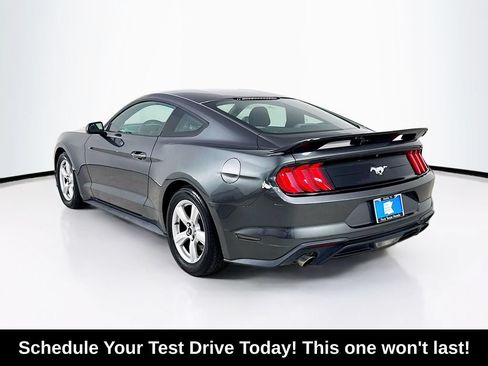 Used 2018 Ford Mustang Coupe RWD image 5