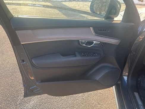 Used 2025 Volvo XC90 B6 Plus image 16