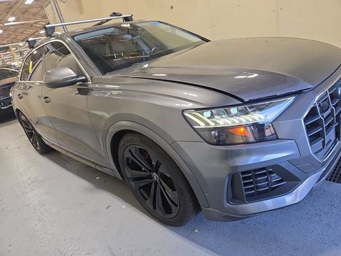 Used 2022 Audi Q8 Prestige w/ Prestige Package AWD/4WD image 3