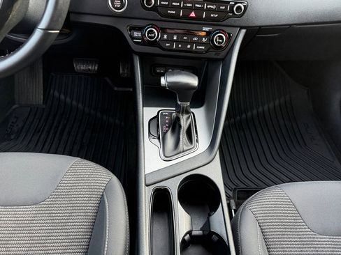 Used 2019 Kia Niro LX image 13