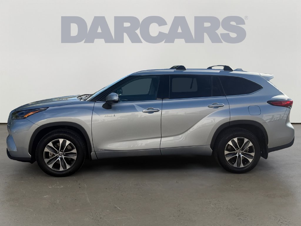 Used 2021 Toyota Highlander XLE AWD/4WD image 4