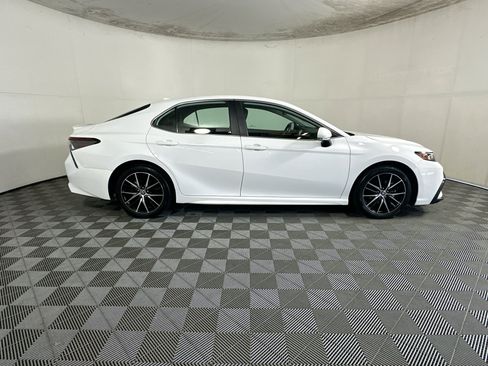 Used 2024 Toyota Camry SE w/ Convenience Package FWD image 2