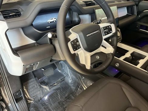 New 2026 Land Rover Defender 130 X-Dynamic SE AWD/4WD image 11