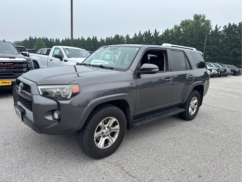 Used 2015 Toyota 4Runner SR5 Premium AWD/4WD image 2