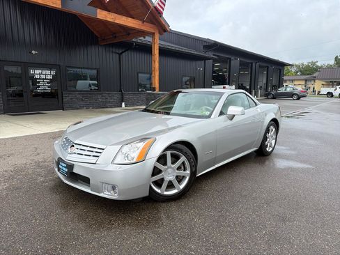 Used 2005 Cadillac XLR RWD image 1