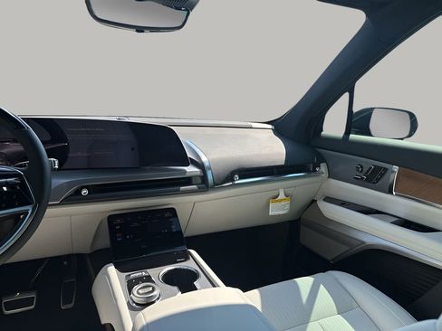 New 2026 Cadillac Vistiq Luxury image 23