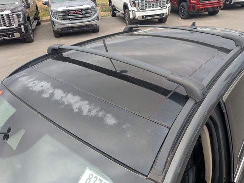 Used 2020 Ford Escape Titanium image 14