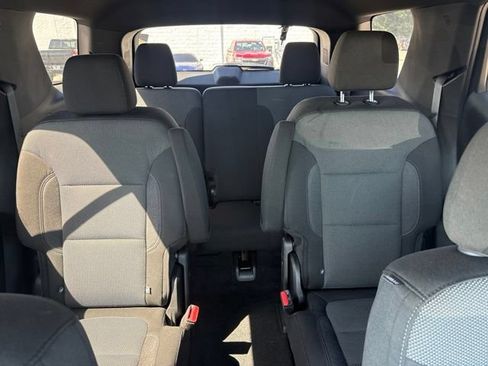Used 2023 Chevrolet Traverse LT FWD image 24