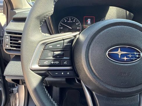Used 2025 Subaru Outback Premium AWD/4WD image 12
