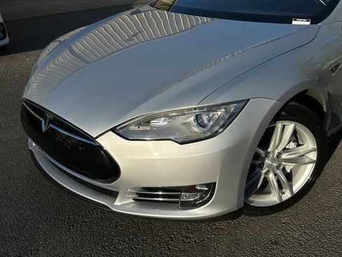 Used 2014 Tesla Model S 85 image 9