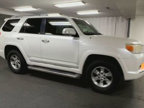 Used 2011 Toyota 4Runner SR5 w/ Convenience Pkg AWD/4WD image 2