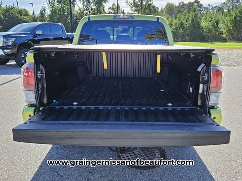 Used 2023 Toyota Tacoma TRD Off-Road image 6