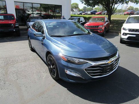 Used 2024 Chevrolet Malibu LT image 4