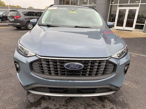Certified 2023 Ford Escape SE w/ Class II Trailer Tow Package image 13