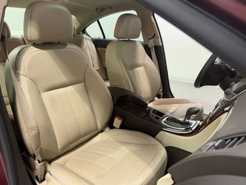 Used 2017 Buick Regal Premium w/ Driver Confidence Package #1 image 28